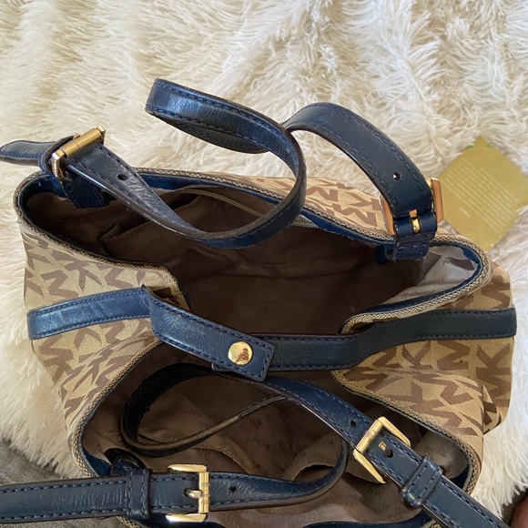 Michael Kors bag - Picture 3 of 4